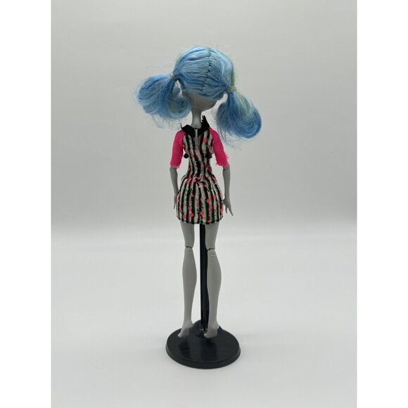 Monster High Ghoulia Yelps Roller Maze Doll with Dress - Picture 4 of 4